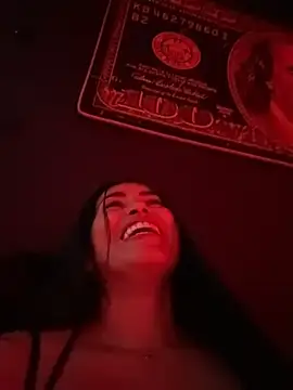 Snapshot of areviklusine1 chatting on 06-12-26, 11:24 areviklusine1 online show from 06-12-26, 11:24
