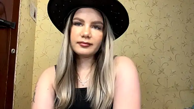 FatimaColomy online show from 05-14-26, 03:09