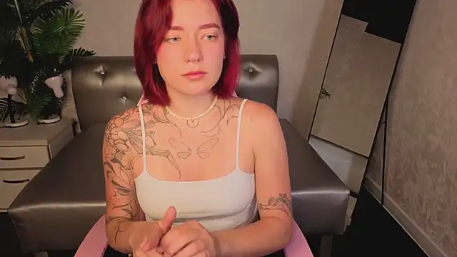 Nikki Gringer online show from 06-17-26, 01:27