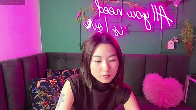 Runi Asian online show from 06-19-26, 01:22