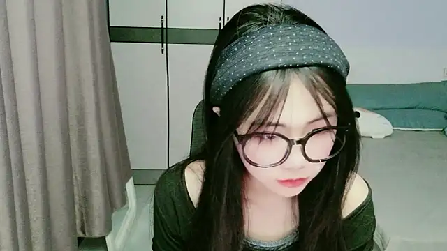 xiaoxiaoyu030 online show from 05-20-26, 10:56