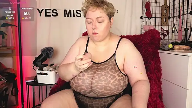 mistress molly online show from 06-17-26, 06:02