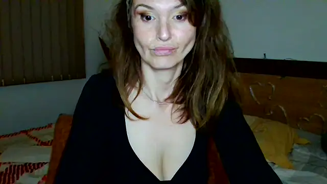 LoveElenika online show from 06-21-26, 02:17