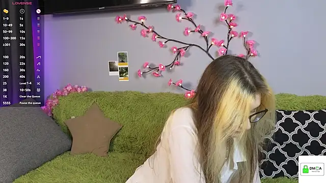 HellyCherry online show from 06-06-26, 07:52