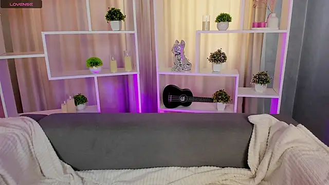 AlexaaBee online show from 05-19-26, 08:10