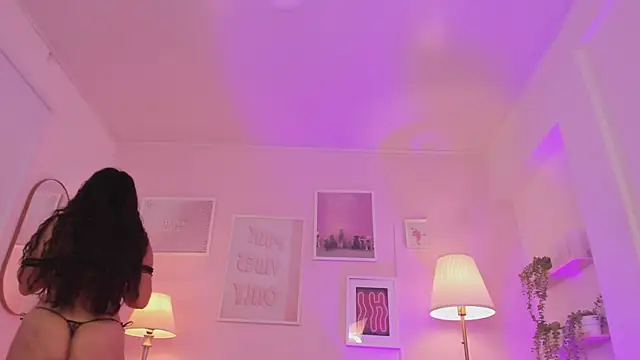 Kitty lulu  online show from 06-18-26, 04:00