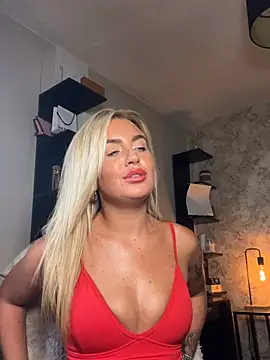 CharlottemilfUKx online show from 06-30-26, 08:20