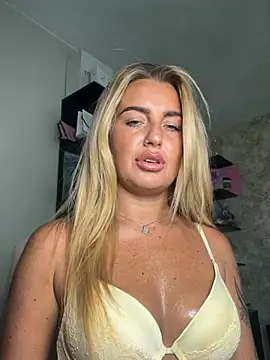CharlottemilfUKx online show from 05-30-26, 06:13