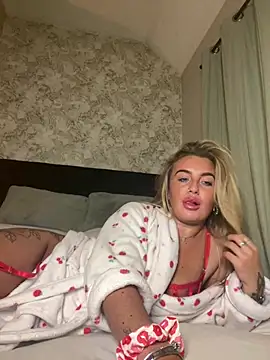 CharlottemilfUKx online show from 05-16-26, 11:15