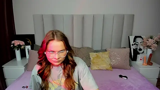 KattyWests online show from 06-25-26, 01:25