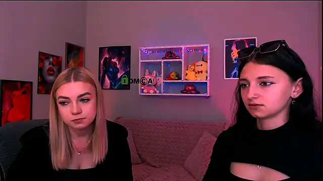 caroline honeyy online show from 06-17-26, 09:30