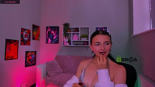 caroline honeyy online show from 07-28-26, 12:59