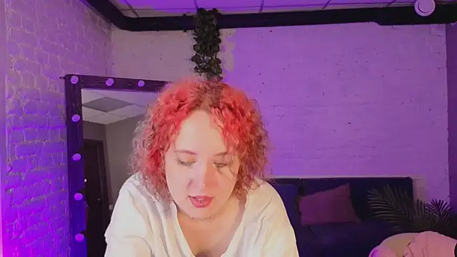 ScarlettSparkss online show from 06-17-26, 05:40