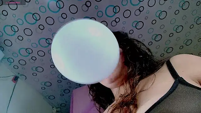 Nadine Nassib online show from 06-01-26, 01:33
