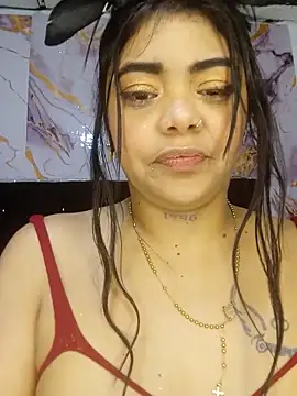 luxuryluna online show from 05-19-26, 01:56