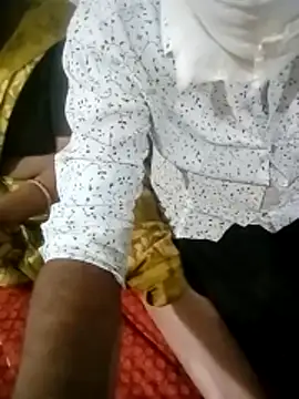 Hindicouple1 online show from 06-19-26, 07:09