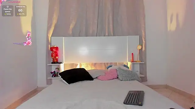 sophie canbrook1 online show from 06-20-26, 11:54