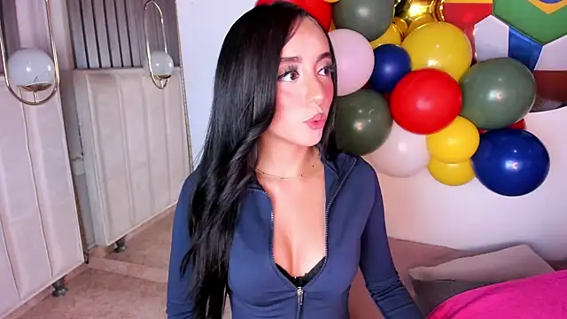 Emmarios qm online show from 06-25-26, 08:25