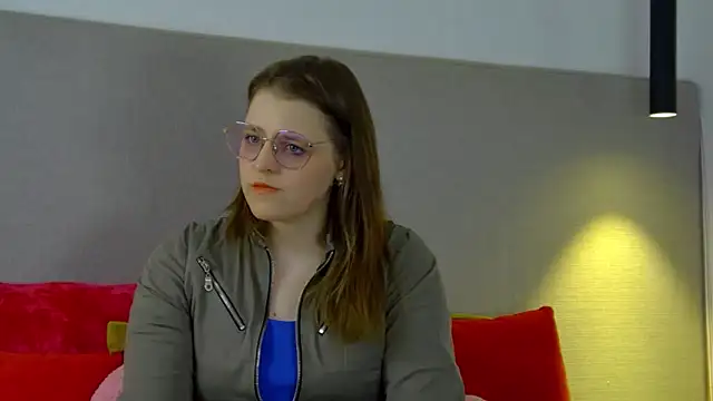 Snapshot of AlexaAvery chatting on 06-07-26, 06:51 AlexaAvery online show from 06-07-26, 06:51