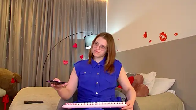 AlexaAvery online show from 05-19-26, 11:50