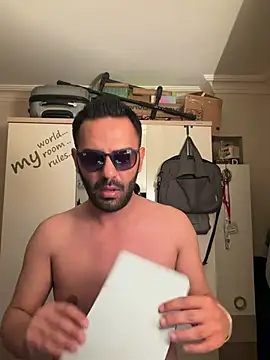 ylnut58 online show from 05-15-26, 07:23