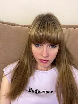 Kamilochka29511 online show from 06-11-26, 05:48