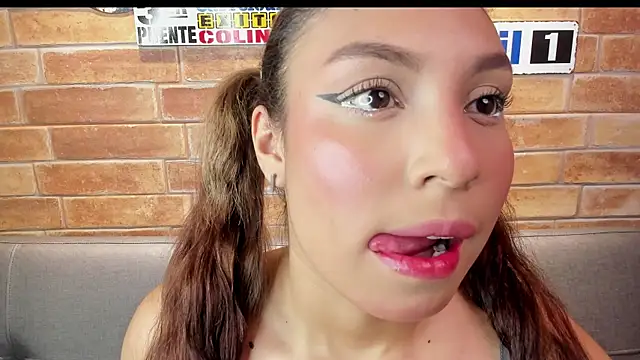 foxy antonela online show from 06-16-26, 02:33