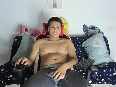 Snapshot of alexerdiego chatting on 06-22-26, 02:39 alexerdiego online show from 06-22-26, 02:39