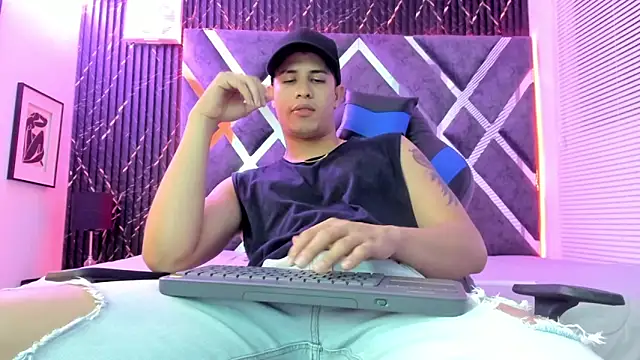 dominic connor online show from 06-11-26, 03:25