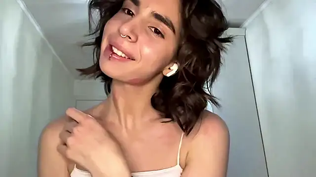 Snapshot of JessiaRuezga chatting on 05-25-26, 12:15 JessiaRuezga online show from 05-25-26, 12:15