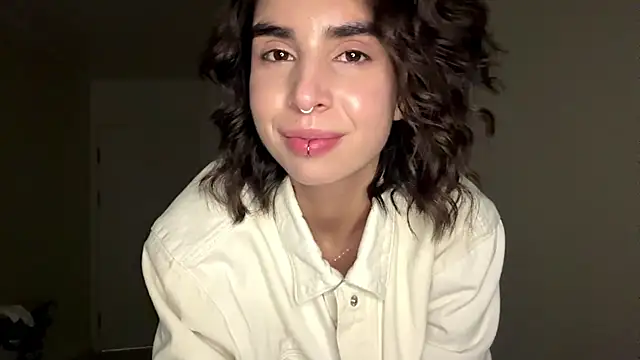 Snapshot of JessiaRuezga chatting on 05-31-26, 12:22 JessiaRuezga online show from 05-31-26, 12:22