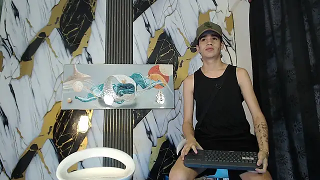 KING LOVERS1 online show from 06-24-26, 01:21