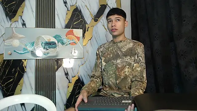 KING LOVERS1 online show from 06-30-26, 01:22