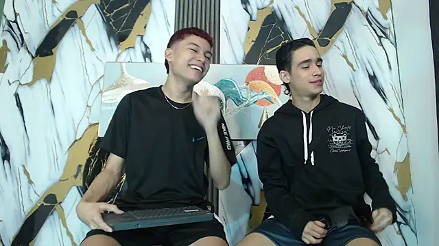 KING LOVERS1 online show from 06-15-26, 01:22