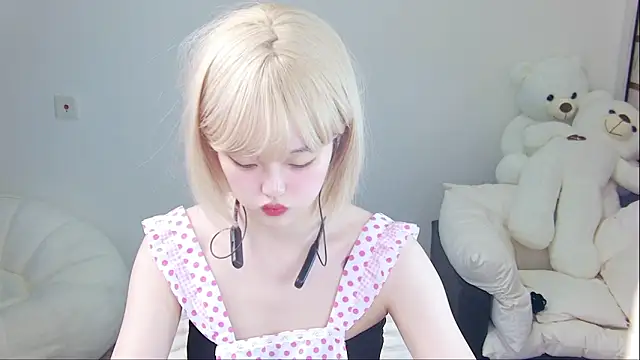Evil-Bunny007 online show from 06-02-26, 12:05