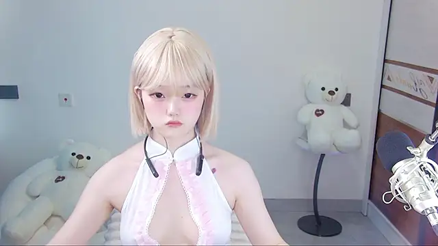 Evil-Bunny007 online show from 05-24-26, 10:26