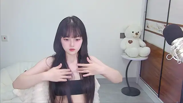Evil-Bunny007 online show from 05-19-26, 12:01