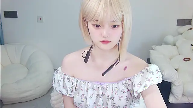 Evil-Bunny007 online show from 05-31-26, 11:38