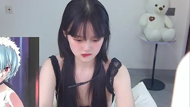 Evil-Bunny007 online show from 06-03-26, 02:33