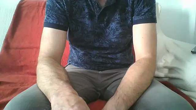Snapshot of xeson47 chatting on 06-19-26, 10:43 xeson47 online show from 06-19-26, 10:43