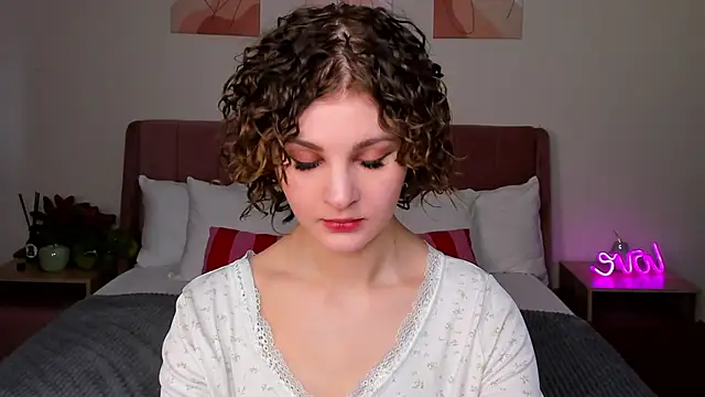 Kira  Fluffy online show from 05-26-26, 12:09