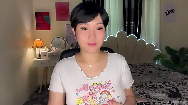 Snapshot of RingMyBelle chatting on 05-31-26, 01:11 RingMyBelle online show from 05-31-26, 01:11