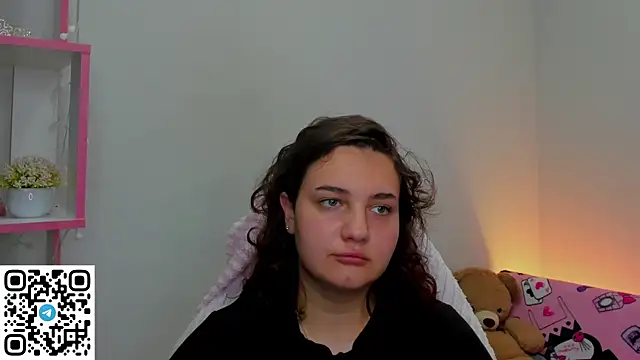 Snapshot of Mary_F0x chatting on 07-04-26, 05:36 Mary F0x online show from 07-04-26, 05:36