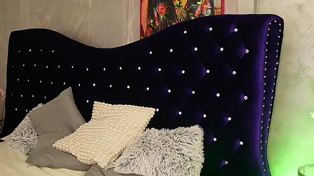 IvyLoren online show from 05-20-26, 07:44