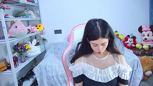 QinQin-888 online show from 06-17-26, 10:58