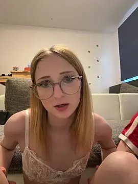 LauraundSteve  online show from 05-31-26, 06:09