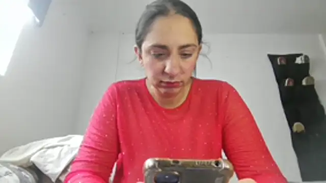 Pamela sa online show from 06-24-26, 05:55