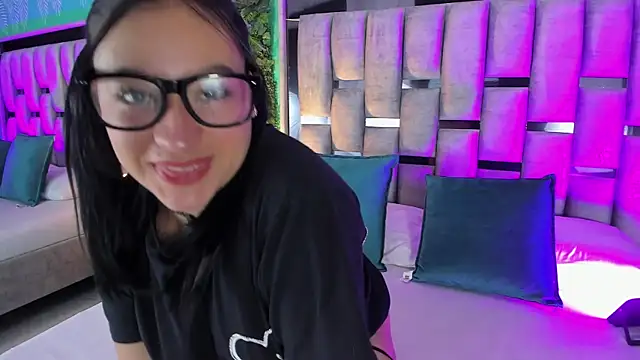Emilye rousee online show from 05-28-26, 11:49