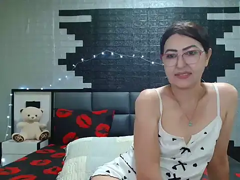 Snapshot of Ada_Vera chatting on 06-13-26, 02:59 Ada Vera online show from 06-13-26, 02:59