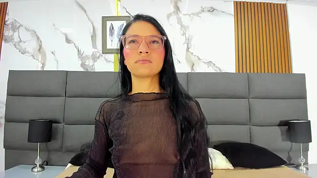 SophiieCalloway1 online show from 06-03-26, 02:18